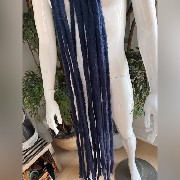 Acne Studios Kris Fringed Snood - Picture 3 of 5